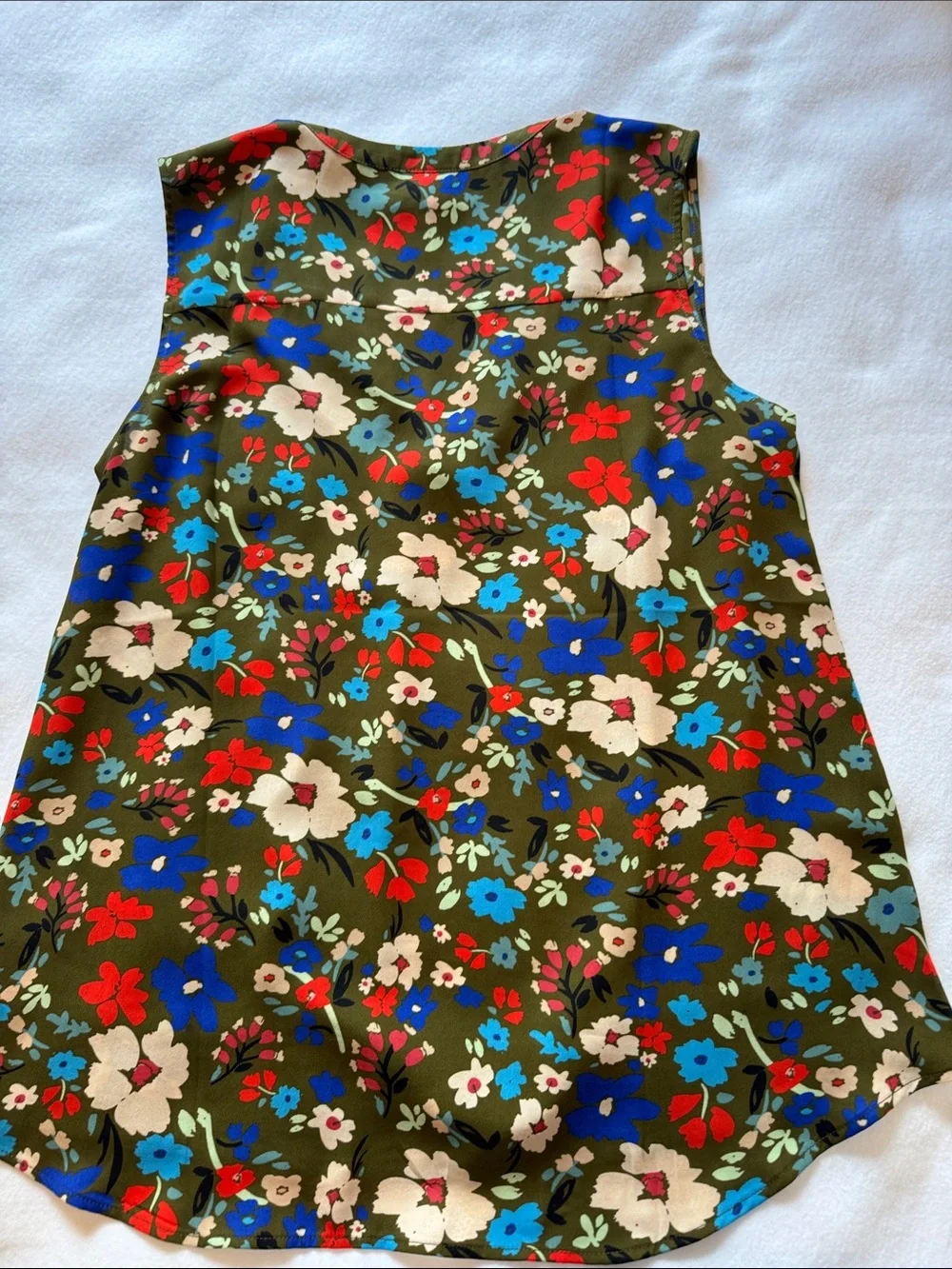 CAbi Wildflower Top Medium Floral Sleeveless Blouse Olive Green Style 3981 - Picture 6 of 6